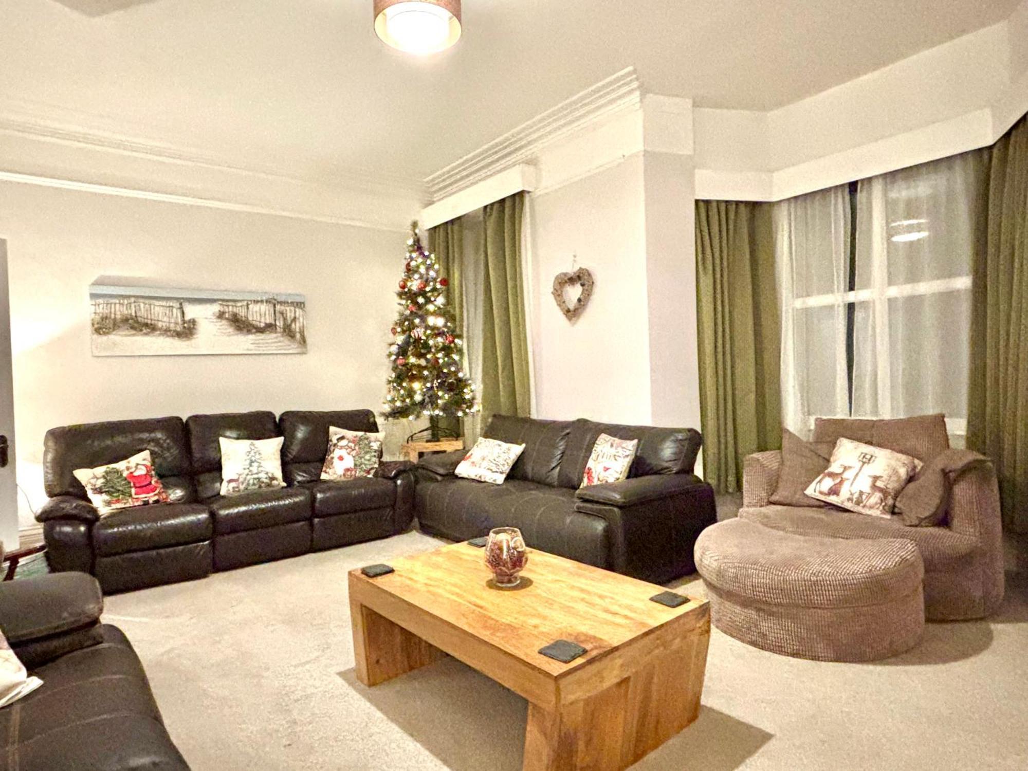 Tidesreach Filey, Sleeps 13, Close To Beach Buitenkant foto