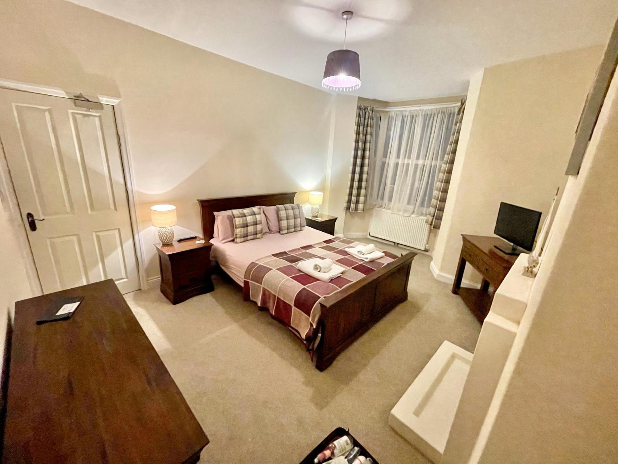 Tidesreach Filey, Sleeps 13, Close To Beach Buitenkant foto