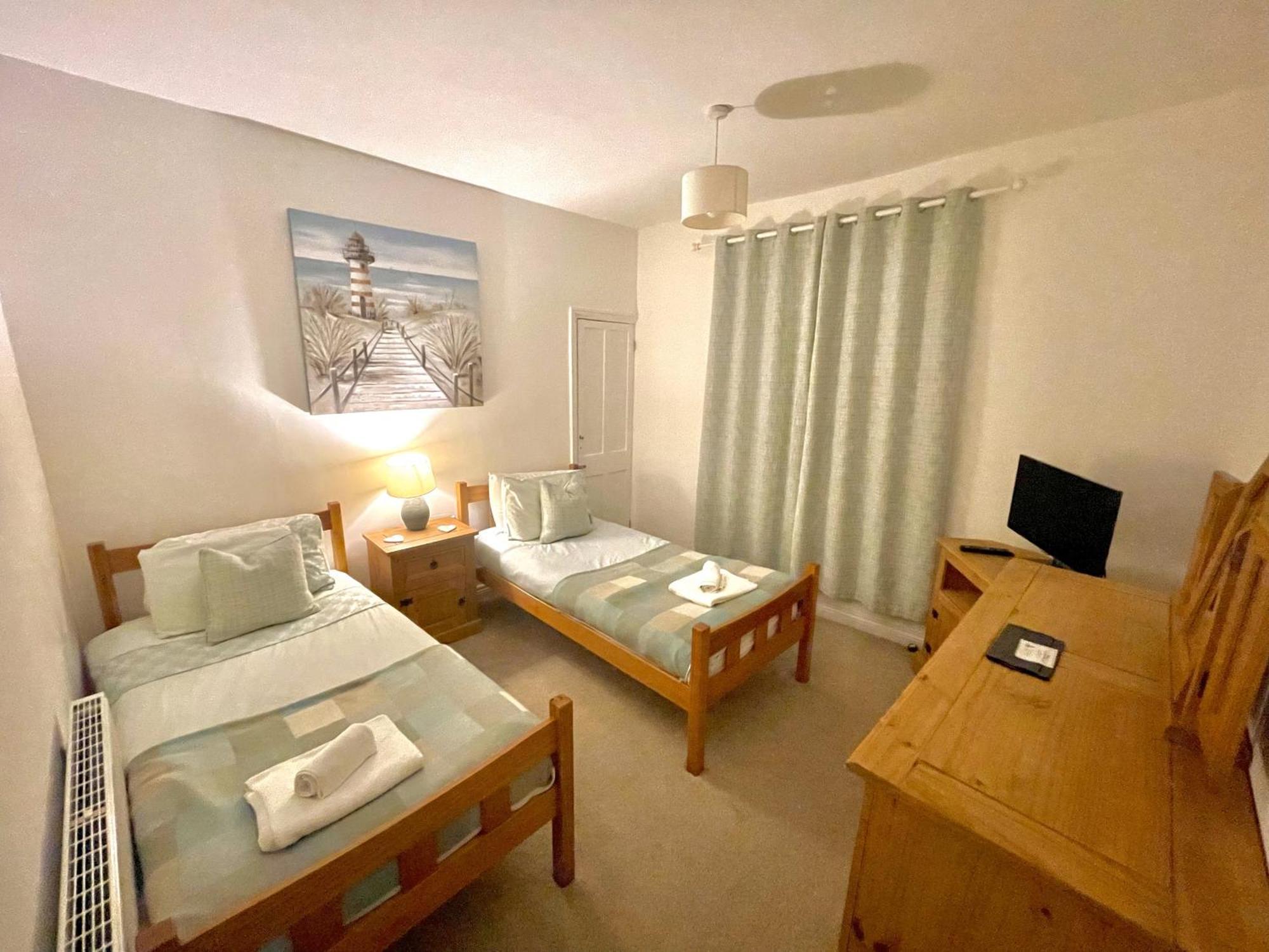 Tidesreach Filey, Sleeps 13, Close To Beach Buitenkant foto